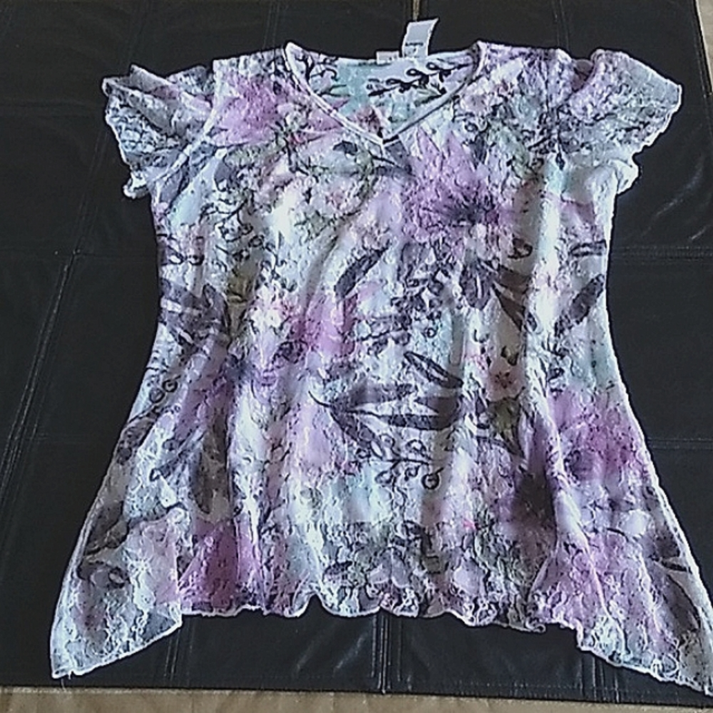 Brittany Black floral white lace tunic - Picture 2 of 11